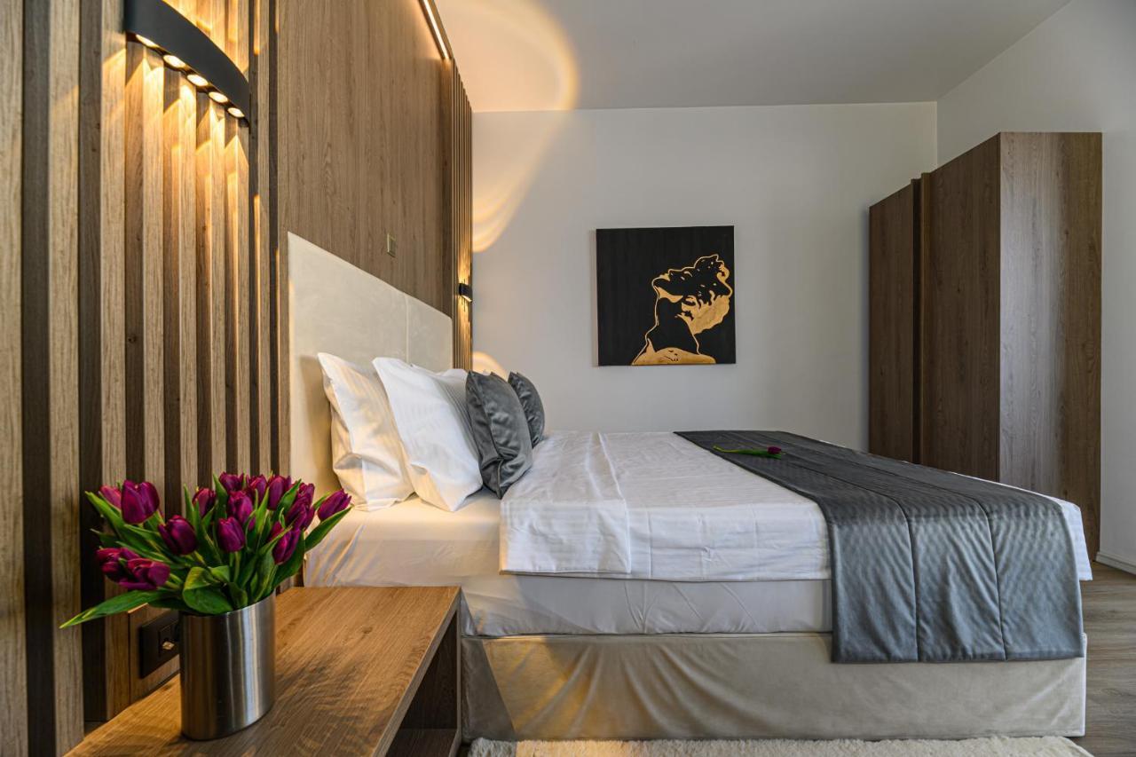 Unique Boutique 4*
