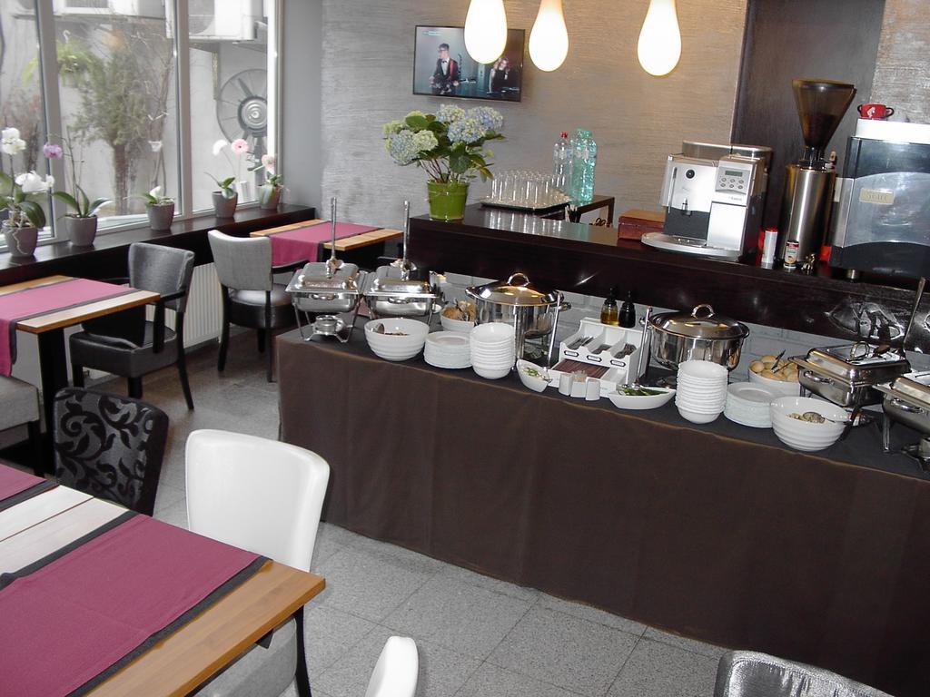 Unique Boutique 4* Bukarest