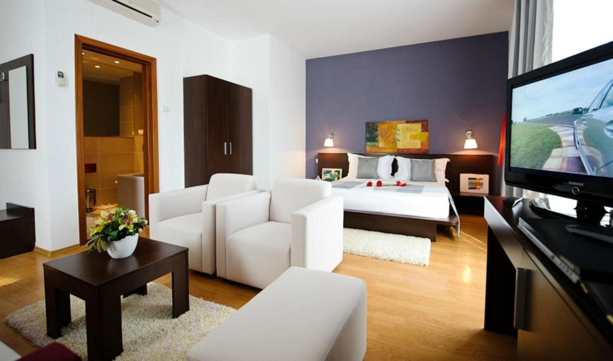 Unique Boutique 4*