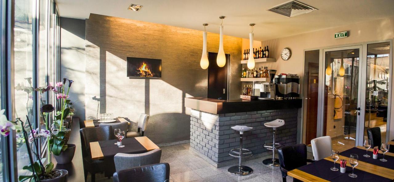 Unique Boutique 4* Bucharest